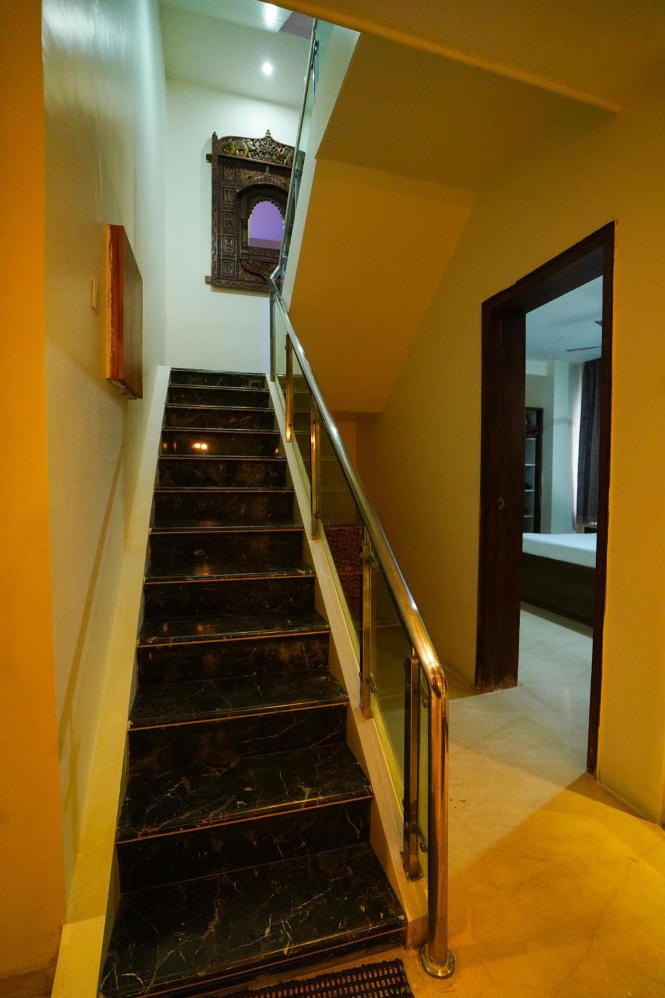 Golden Villa - Duplex House With Private Theater - Near To Alipiri And Bhudevi Ttd Ticket Counter And Kapilateertham Tirupati Exteriör bild