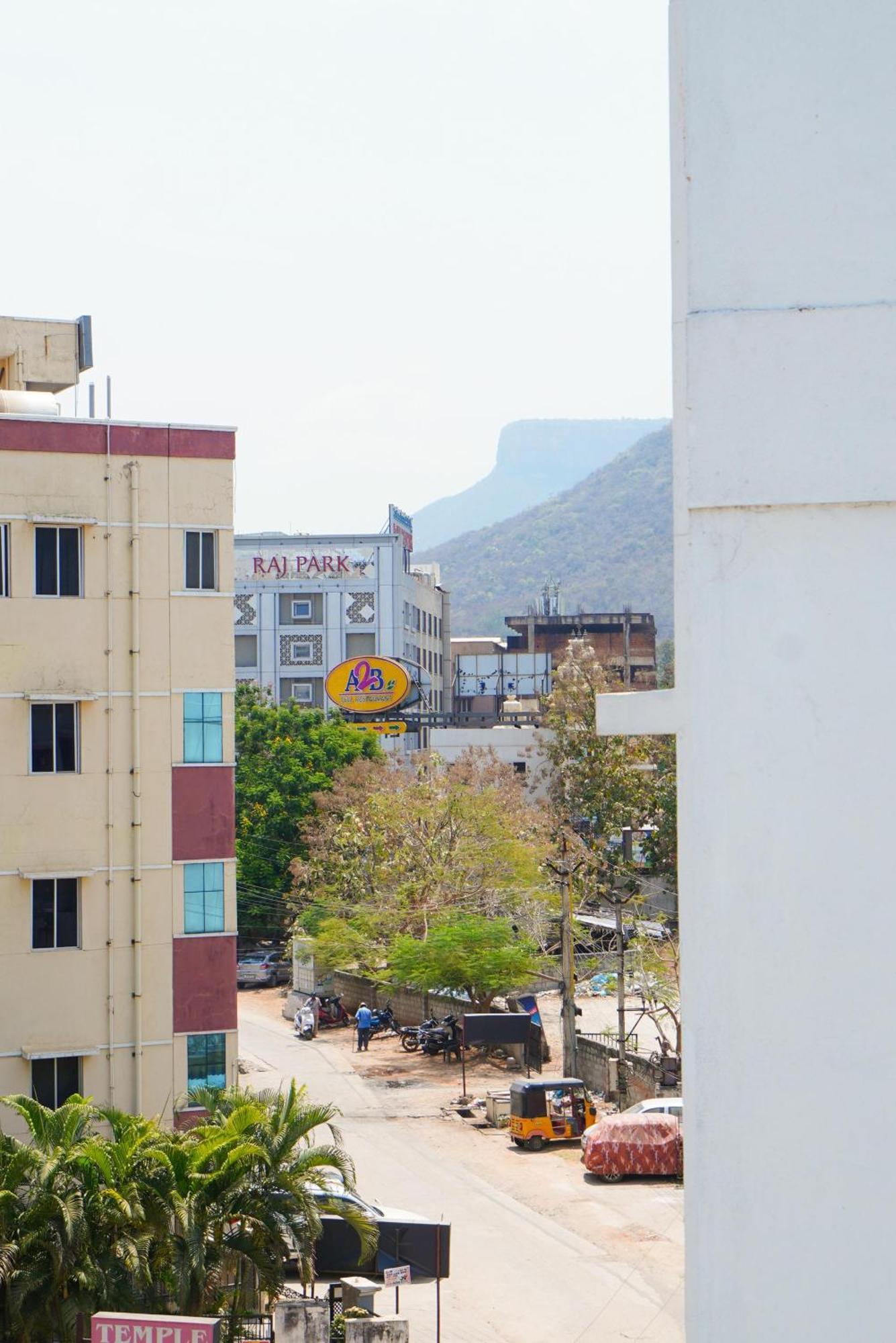 Golden Villa - Duplex House With Private Theater - Near To Alipiri And Bhudevi Ttd Ticket Counter And Kapilateertham Tirupati Exteriör bild
