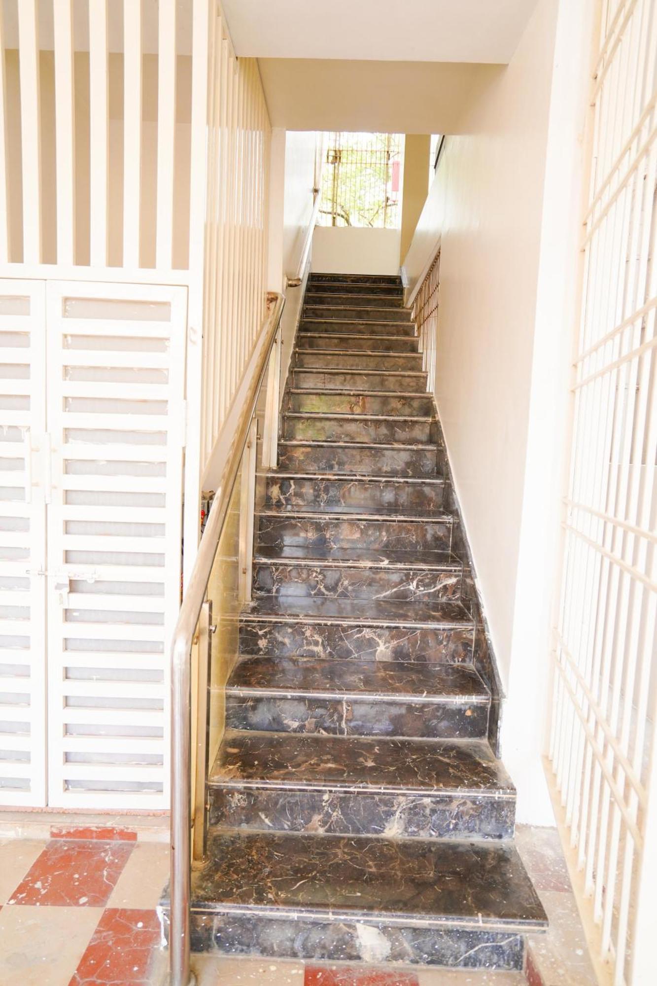 Golden Villa - Duplex House With Private Theater - Near To Alipiri And Bhudevi Ttd Ticket Counter And Kapilateertham Tirupati Exteriör bild